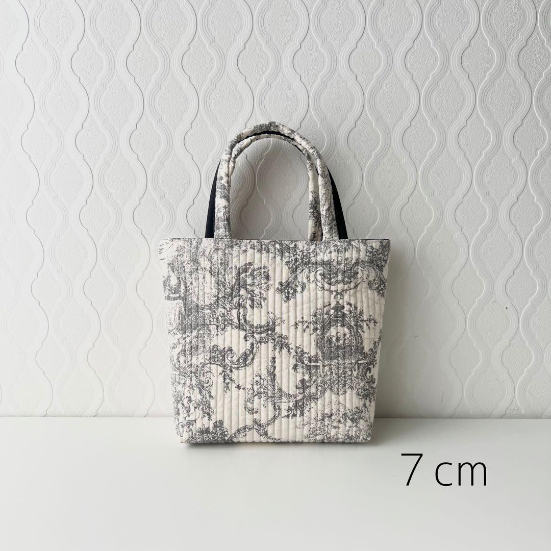 スモールポシェット《黒フリル×パール》／スクエアトート《トワル》