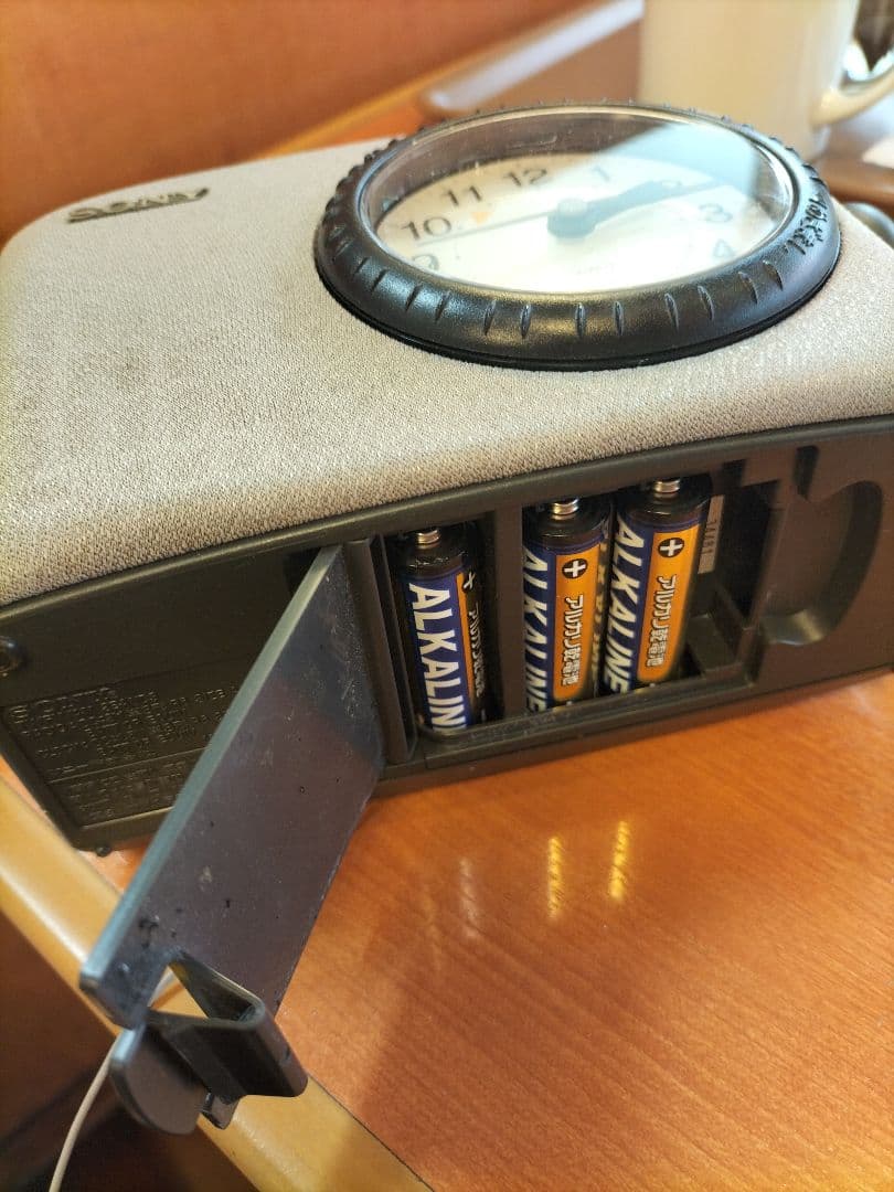 SONY アナログ時計付きラジオ　　　ＡＭ.FM