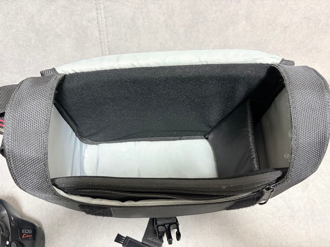 値下げ！Canon EOS Kiss x4ダブルレンズ デジタル一眼レフセット