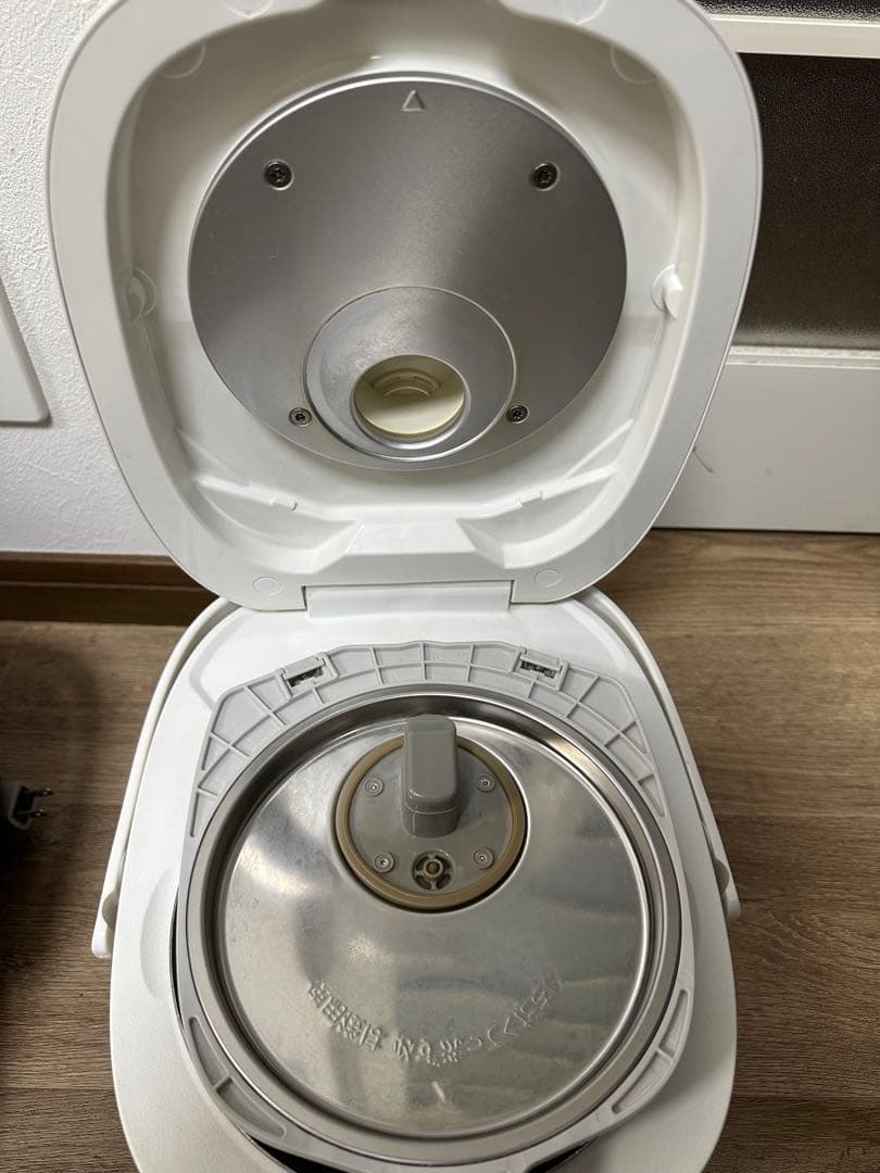 Panasonic IH炊飯器 SR-KT067 2018 年製