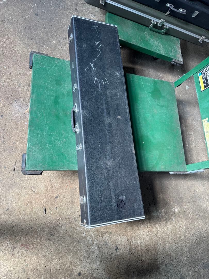 1-津軽三味線?　高級糸巻き 紅木？ハードケース&付属あり