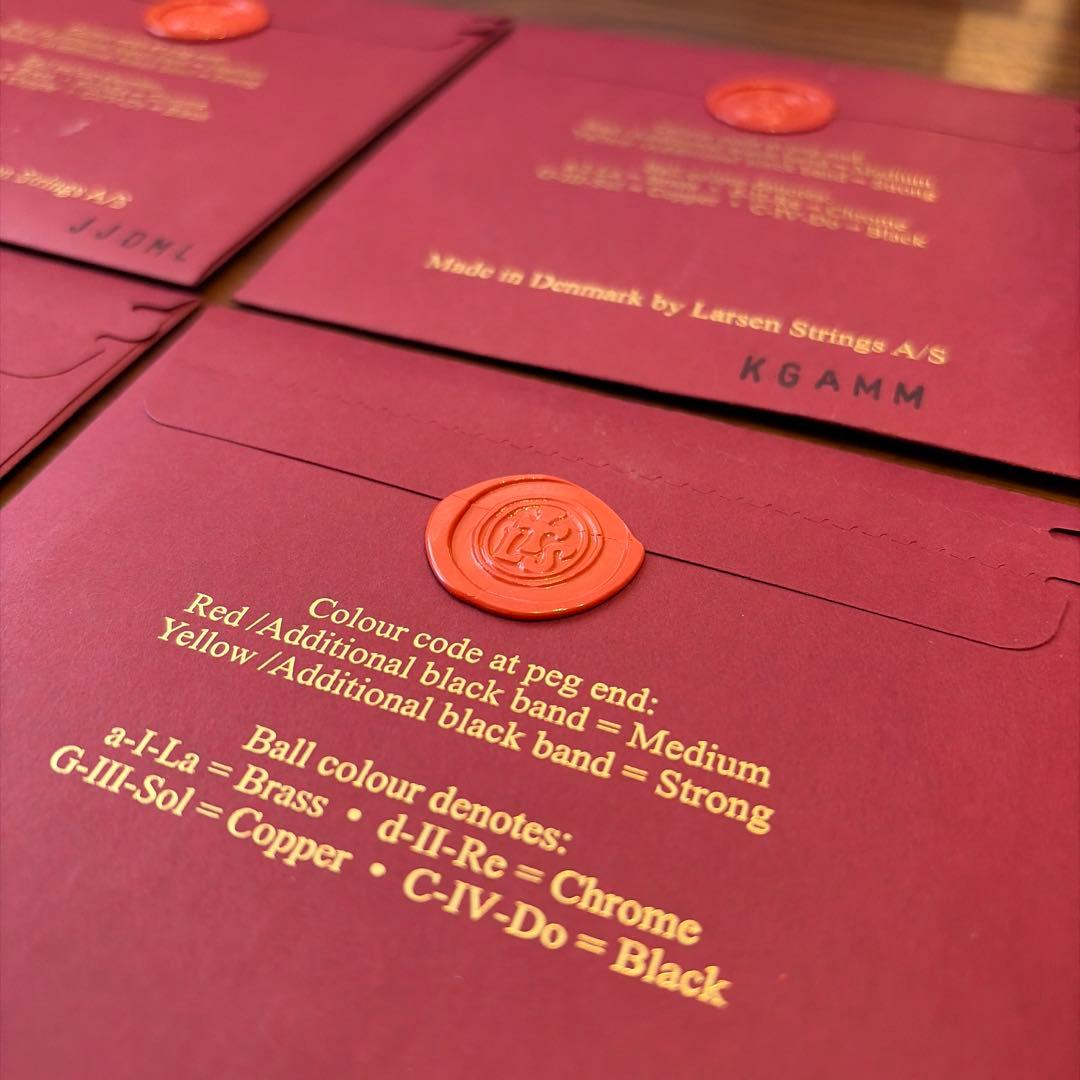 新品チェロ弦LARSEN Magnacore ADGC