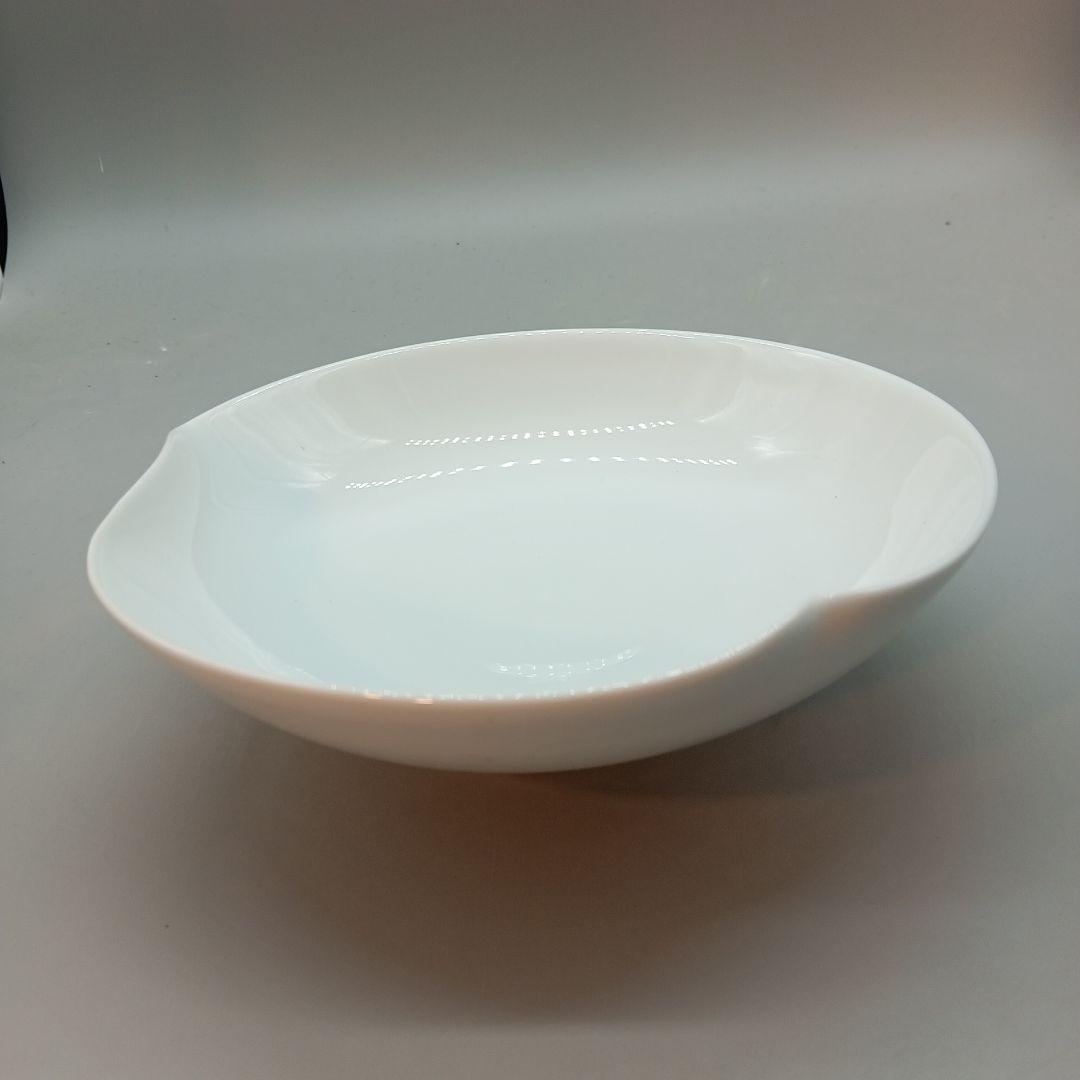 波佐見焼春右衛門　手作り白磁変形鉢