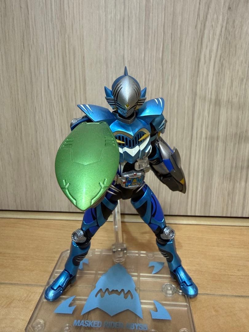 フィギュアーツ　仮面ライダーアビス
