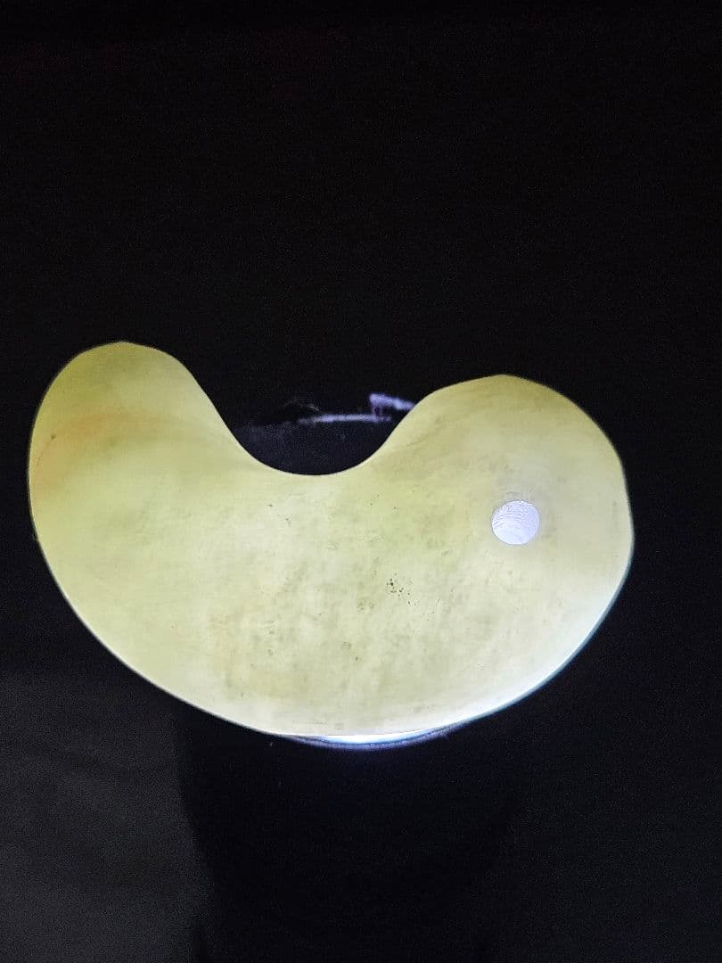 糸魚川　 アップル翡翠勾玉　ロウカン•とろみ質