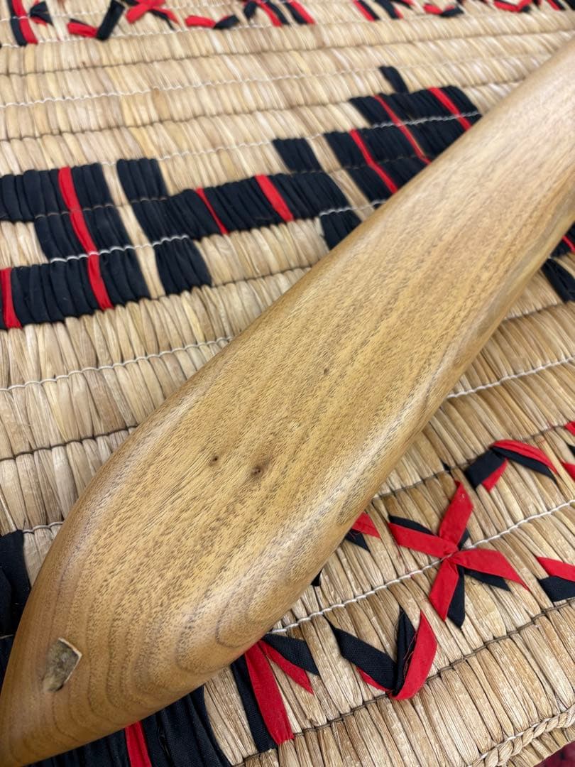 アイヌ　弦楽器　トンコリ　トンコリ工房イノンノ製　三味線弦　美品　五弦琴　彫刻入