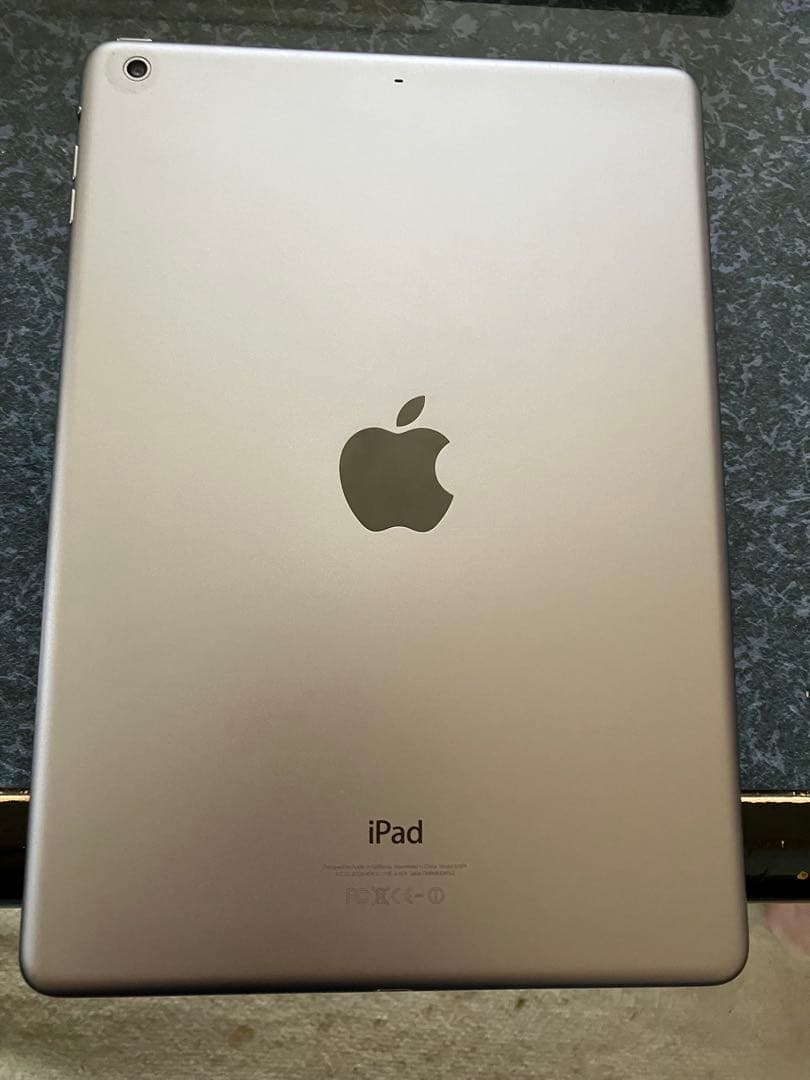 Apple iPad Airシルバー iOS 12.5.7