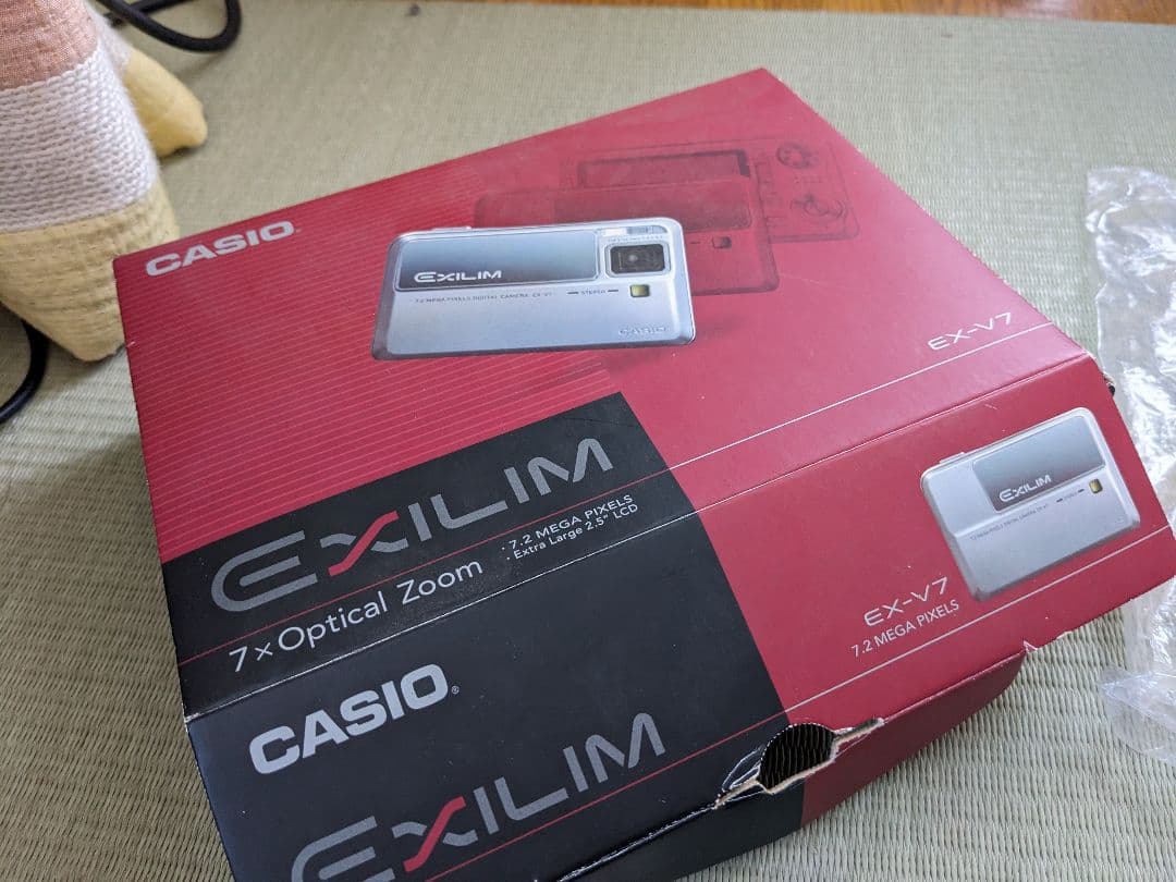 美品CASIO EXILIM EX-V7 コンパクトデジタルカメラ