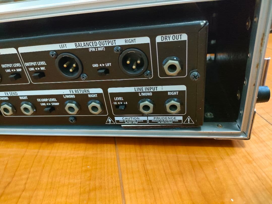 LINE6 POD HD Pro X ラックケース付き