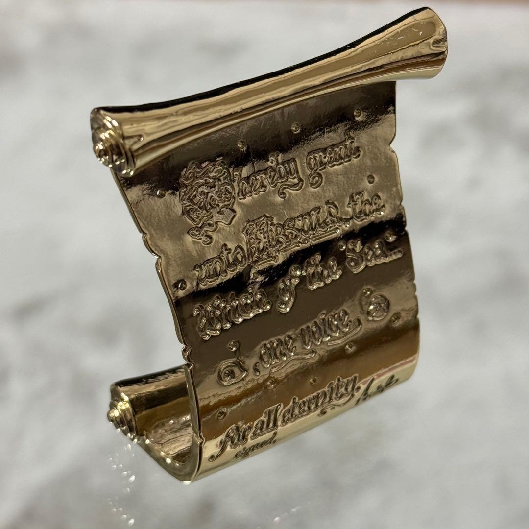 アリエル アースラ 契約書 ピアススタンド フィギュア ディズニーストア 置物