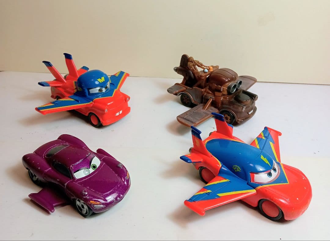 トミカディズニーカーズ4台