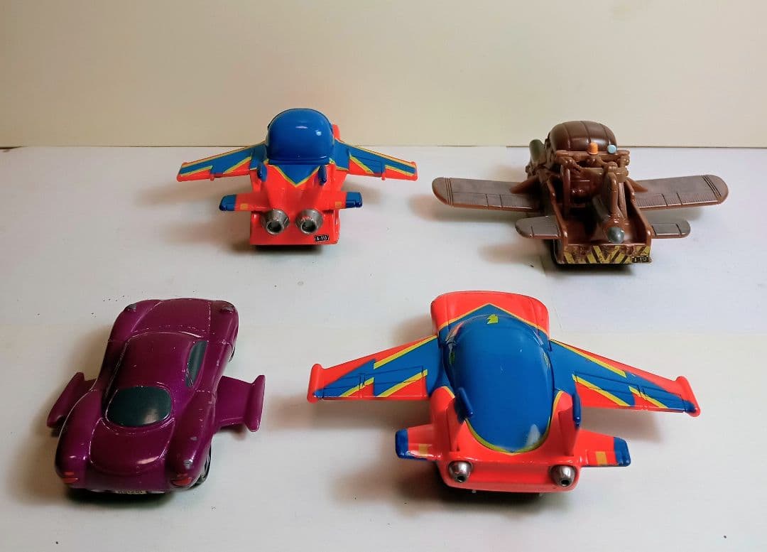 トミカディズニーカーズ4台
