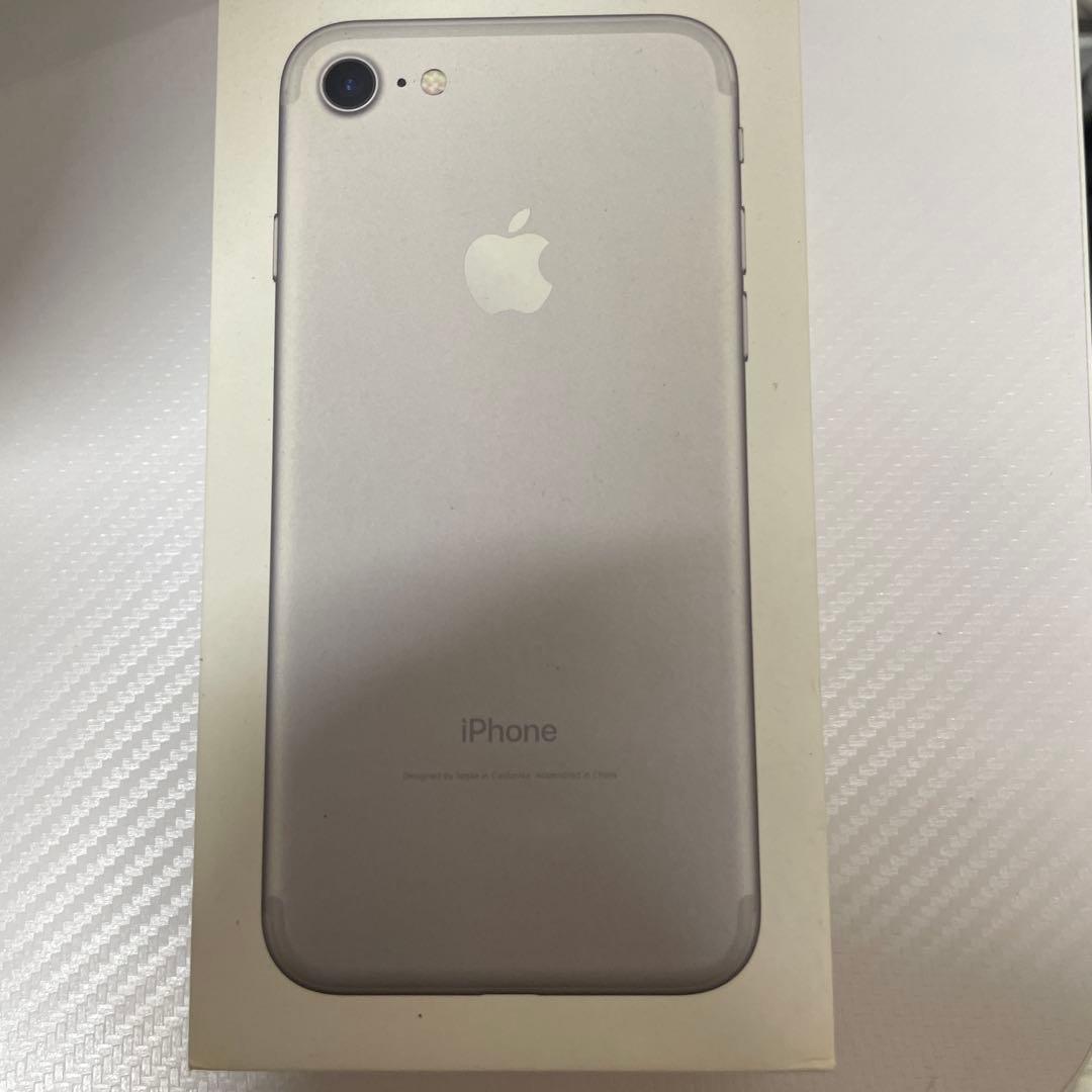 iPhone7 シルバー 32GB 箱付き