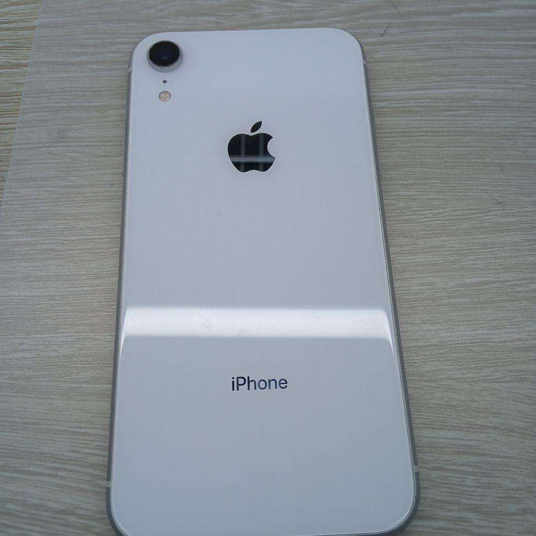 Apple iPhone XR 128GB ホワイト 本体 au