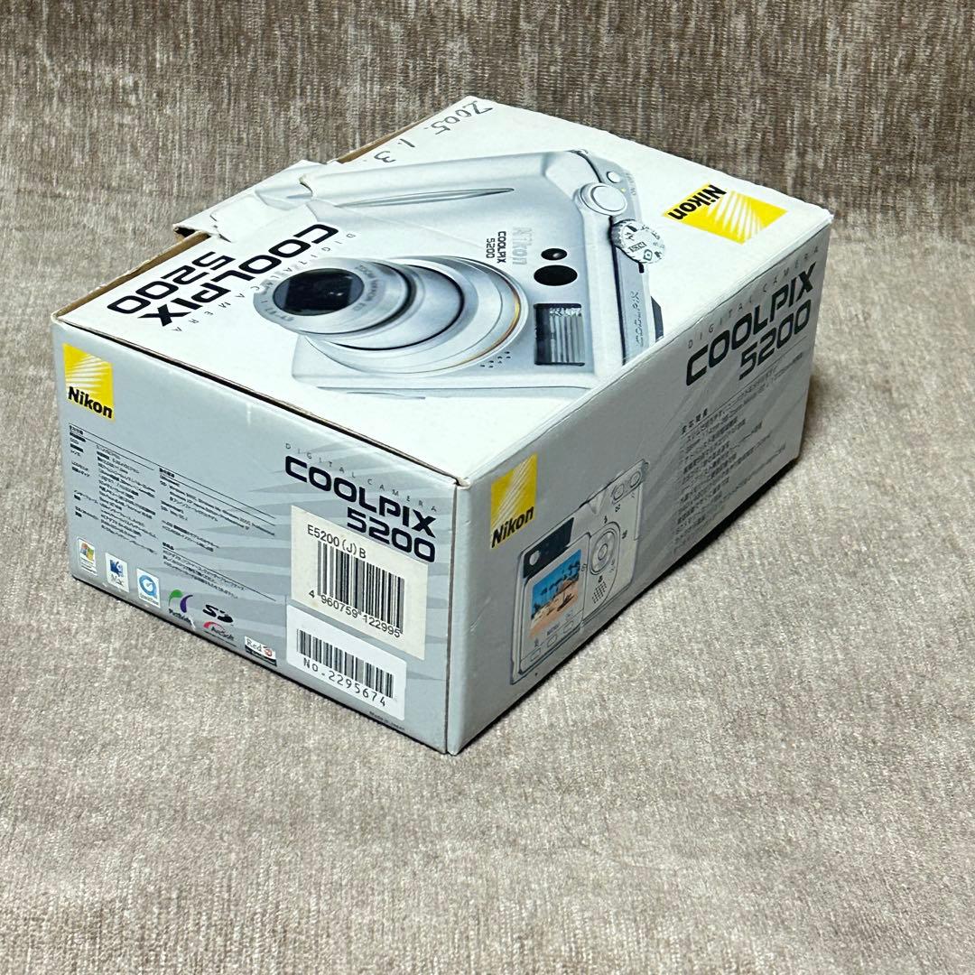 稼働品　美品　付属品完備　Nikon COOLPIX E5200 ブルー
