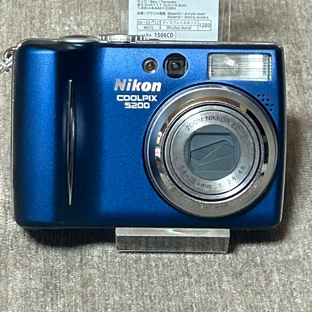 稼働品　美品　付属品完備　Nikon COOLPIX E5200 ブルー