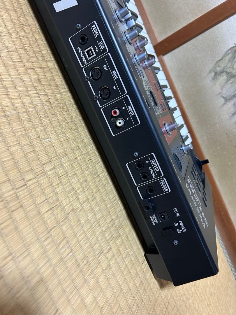 ローランド SH-201 アナログ(モデリング)シンセサイザー