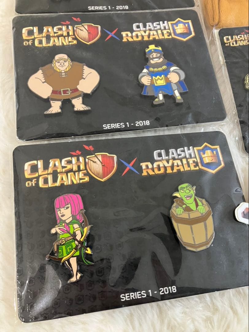 クラッシュオブクラン　公式グッズ　ピンバッジ　靴下　ぬいぐるみ　ステッカー