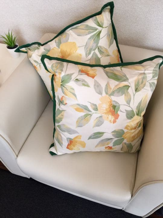 お値下げ【新品・未使用】花柄クッション（オーダー品） ２個 ^_−☆