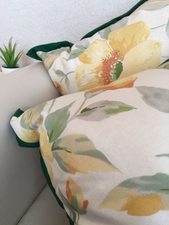 お値下げ【新品・未使用】花柄クッション（オーダー品） ２個 ^_−☆