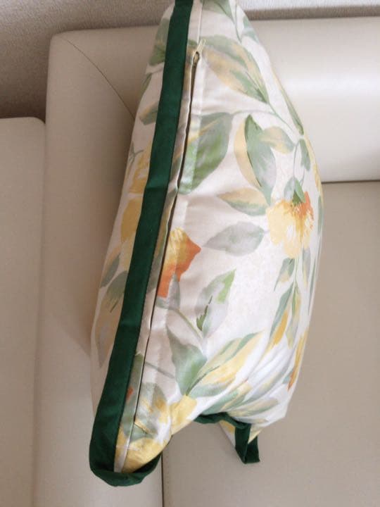 お値下げ【新品・未使用】花柄クッション（オーダー品） ２個 ^_−☆