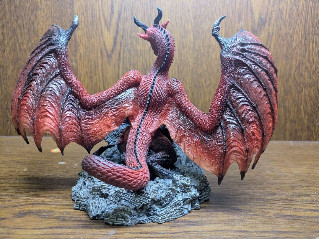 【中古品】ドラゴンズドグマ限定版スタチュー　フィギュア