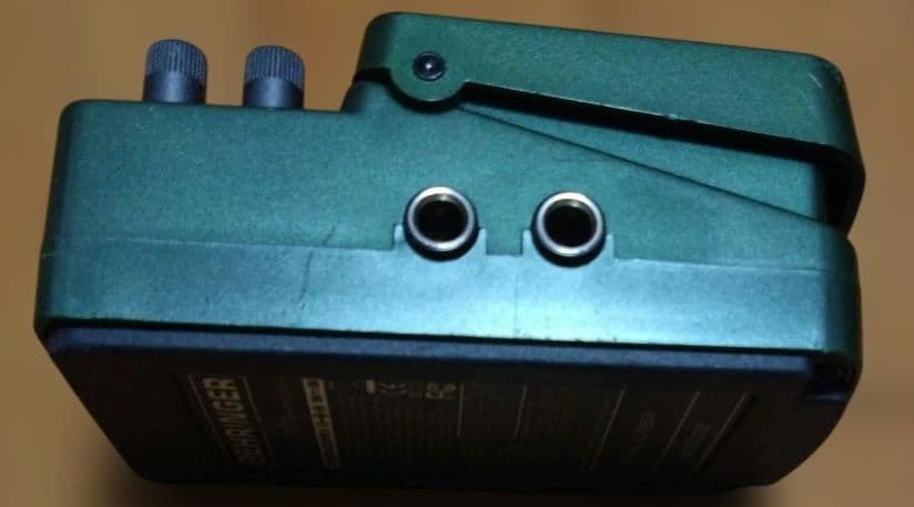 ギター BEHRINGER ECHO MACHINE EM600