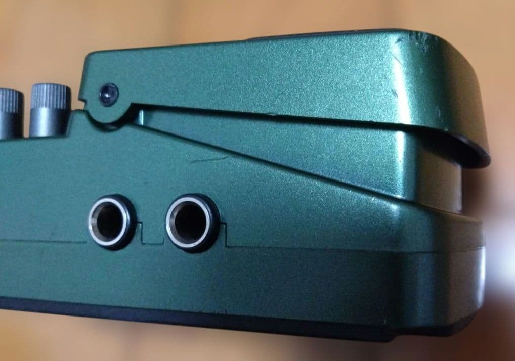 ギター BEHRINGER ECHO MACHINE EM600