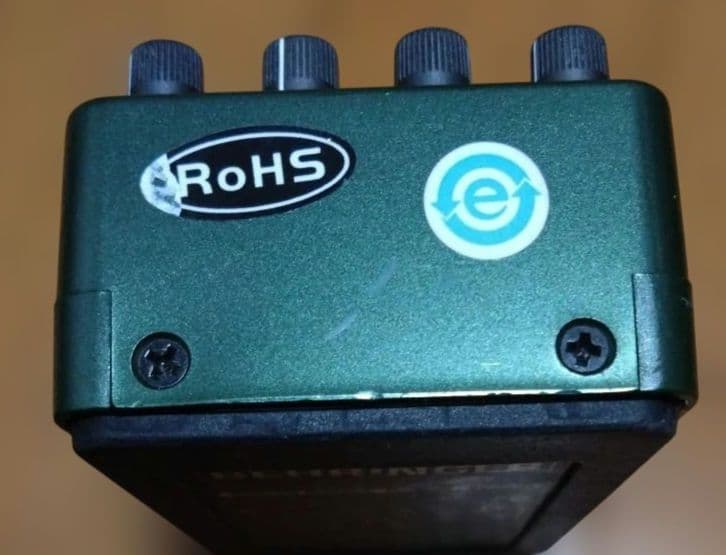 ギター BEHRINGER ECHO MACHINE EM600