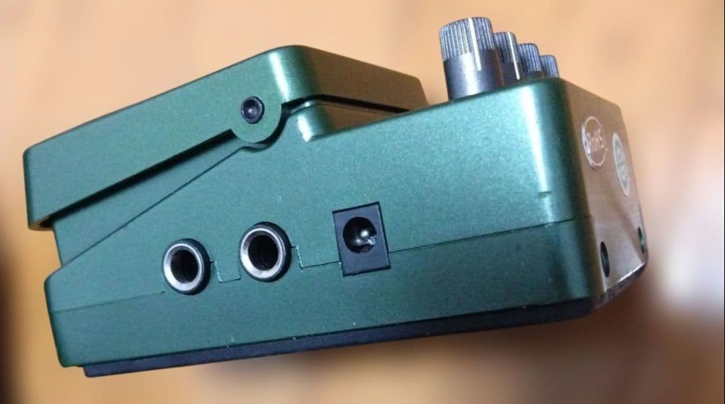 ギター BEHRINGER ECHO MACHINE EM600