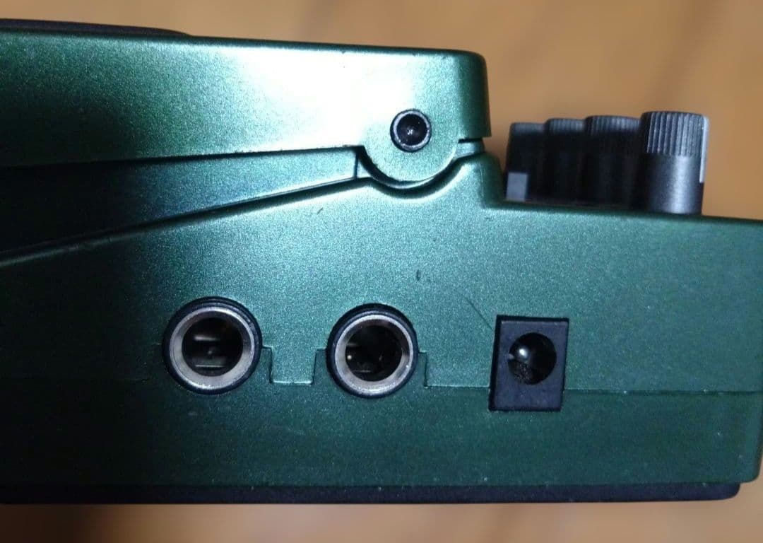 ギター BEHRINGER ECHO MACHINE EM600