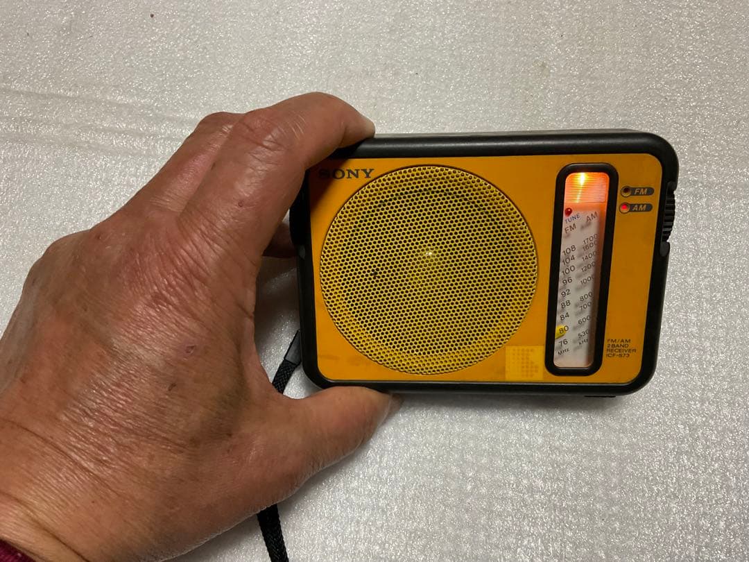 SONY／MODEL ICF-S73。FM・AM2BANDRECEIVEA。