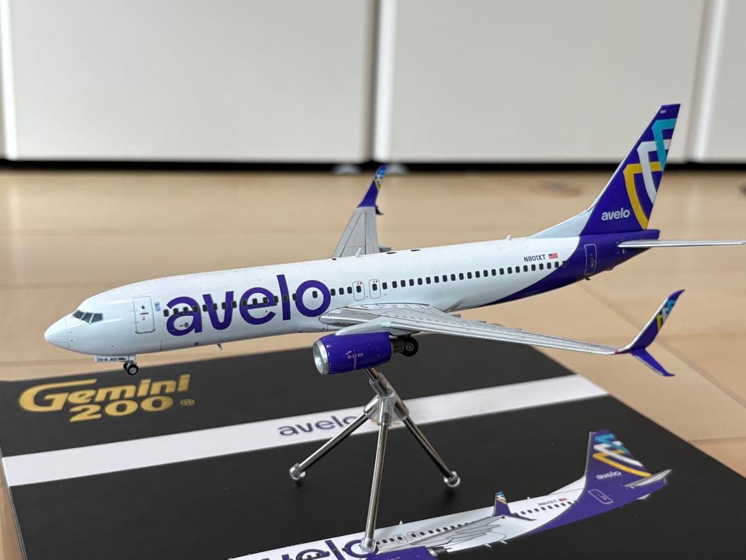 Gemini 200 AVELO エクストレイ航空 737-800 1/200