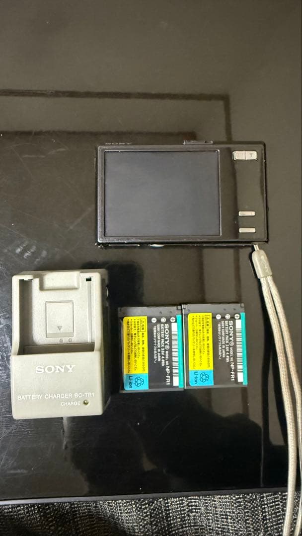 SONY デジタルカメラ サイバーショット　バッテリー2個付き