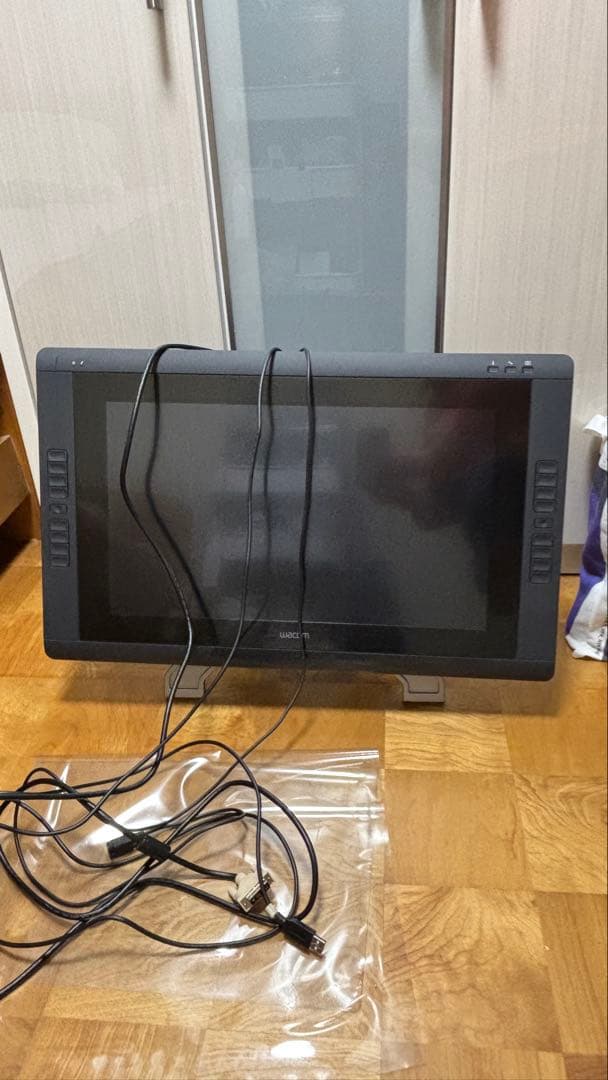 WACOM Cintiq 22HD DTK-2200/K1【送料込・匿名配送】