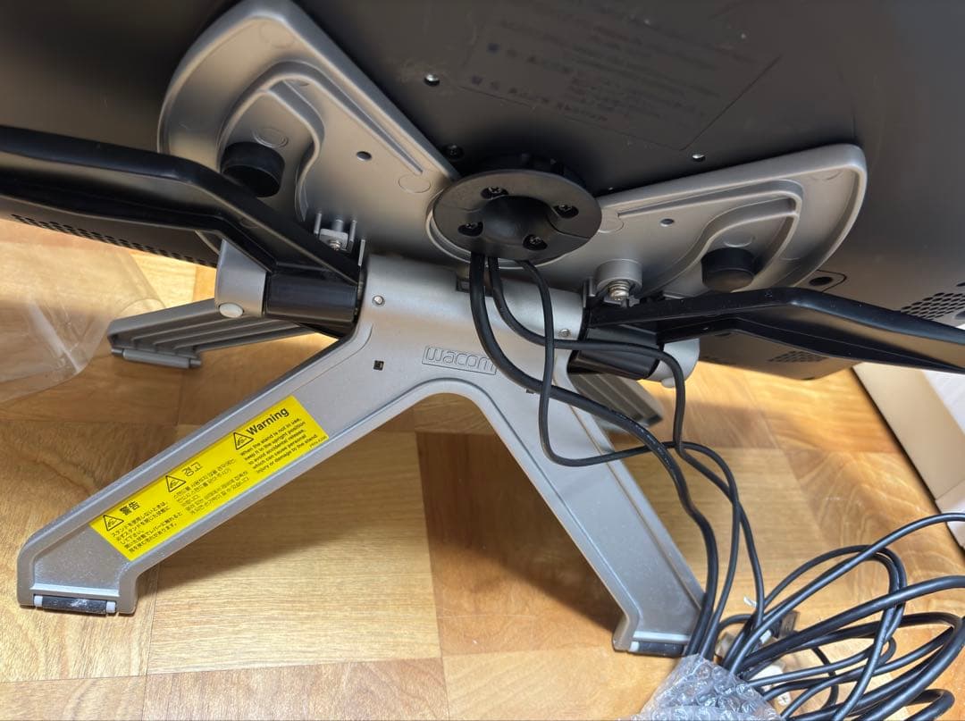 WACOM Cintiq 22HD DTK-2200/K1【送料込・匿名配送】