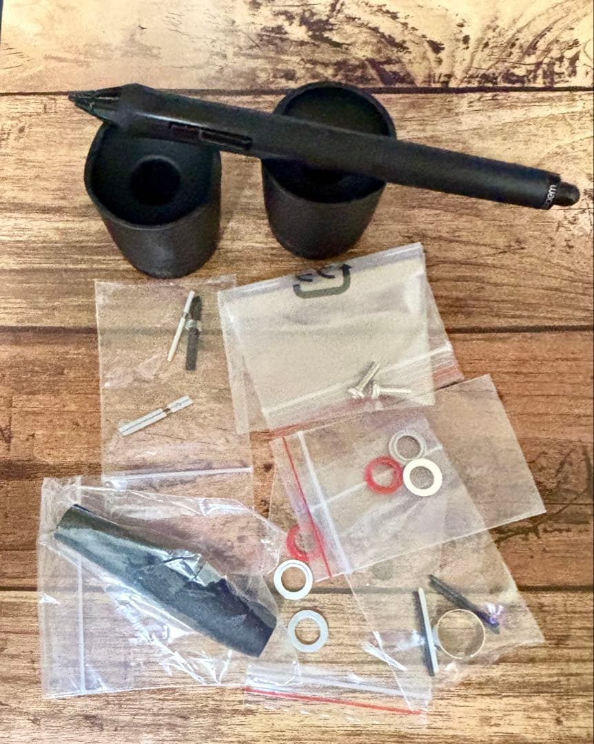 WACOM Cintiq 22HD DTK-2200/K1【送料込・匿名配送】