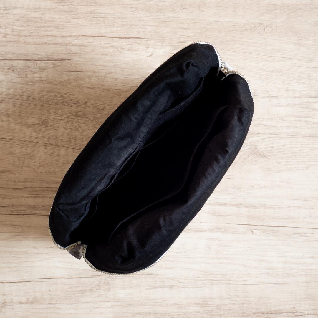 【Yページ】　（手帳ポーチ／サイズ2 ）モノクロ・フラワー