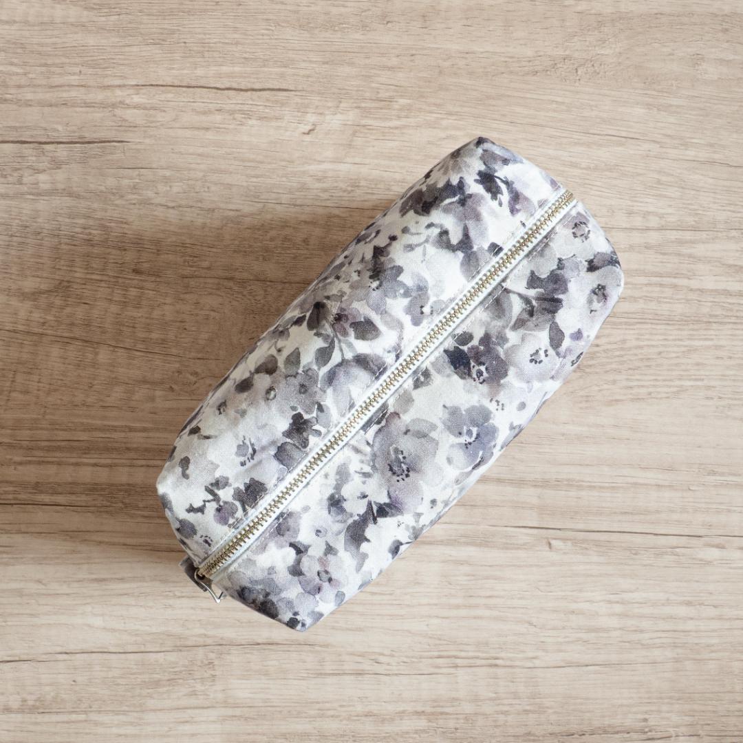 【Yページ】　（手帳ポーチ／サイズ2 ）モノクロ・フラワー