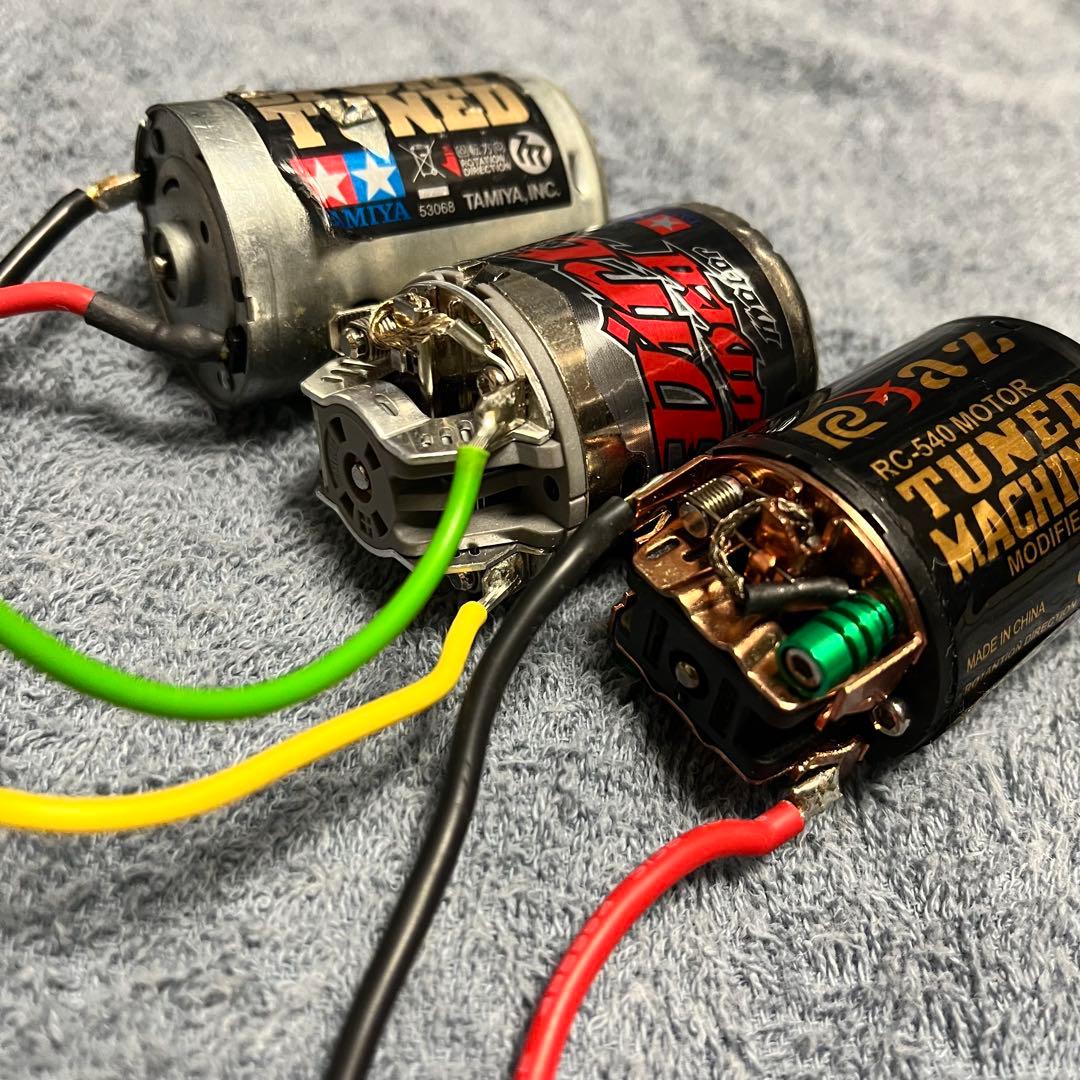 中古ラジコンパーツセット。モーター3種・バッテリー2種・受信機・サーボ・アンプ。