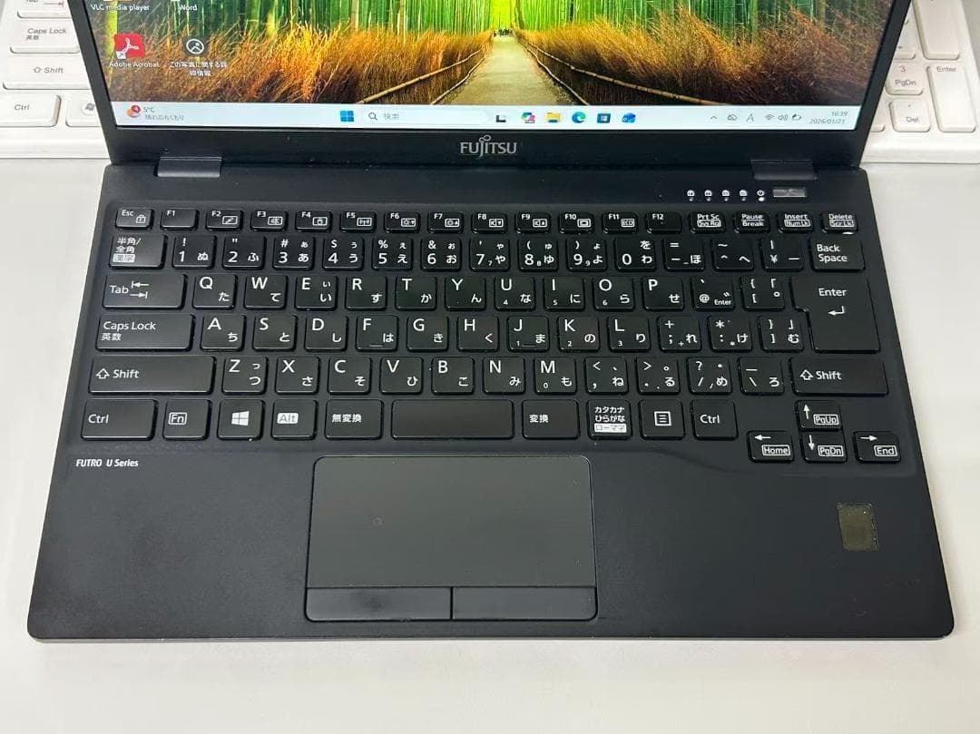 超軽量840g 富士通 LIFEBOOK U9311/M 美品 オフィスあり②