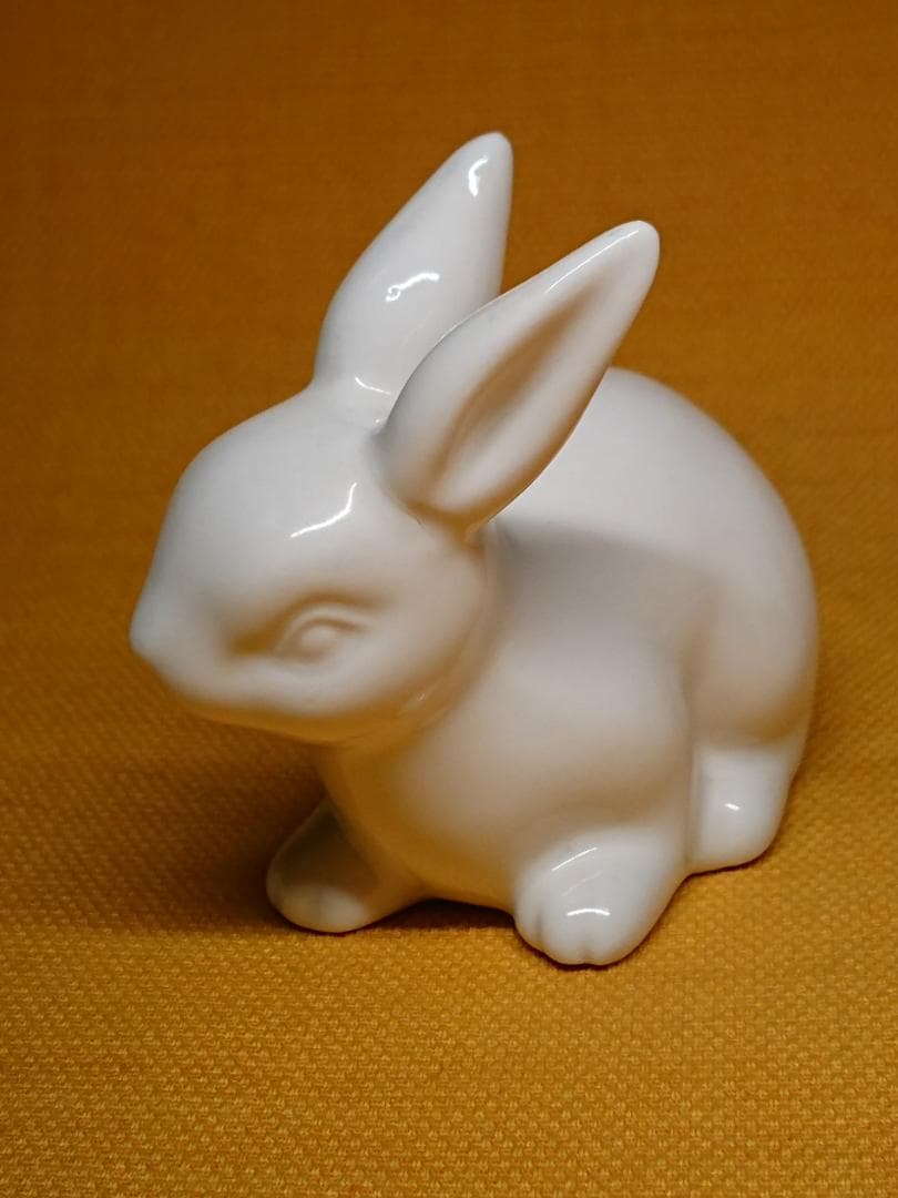 ウサギ　兎　白兎　陶器　置物　インテリア　工芸品　美術品　A1717