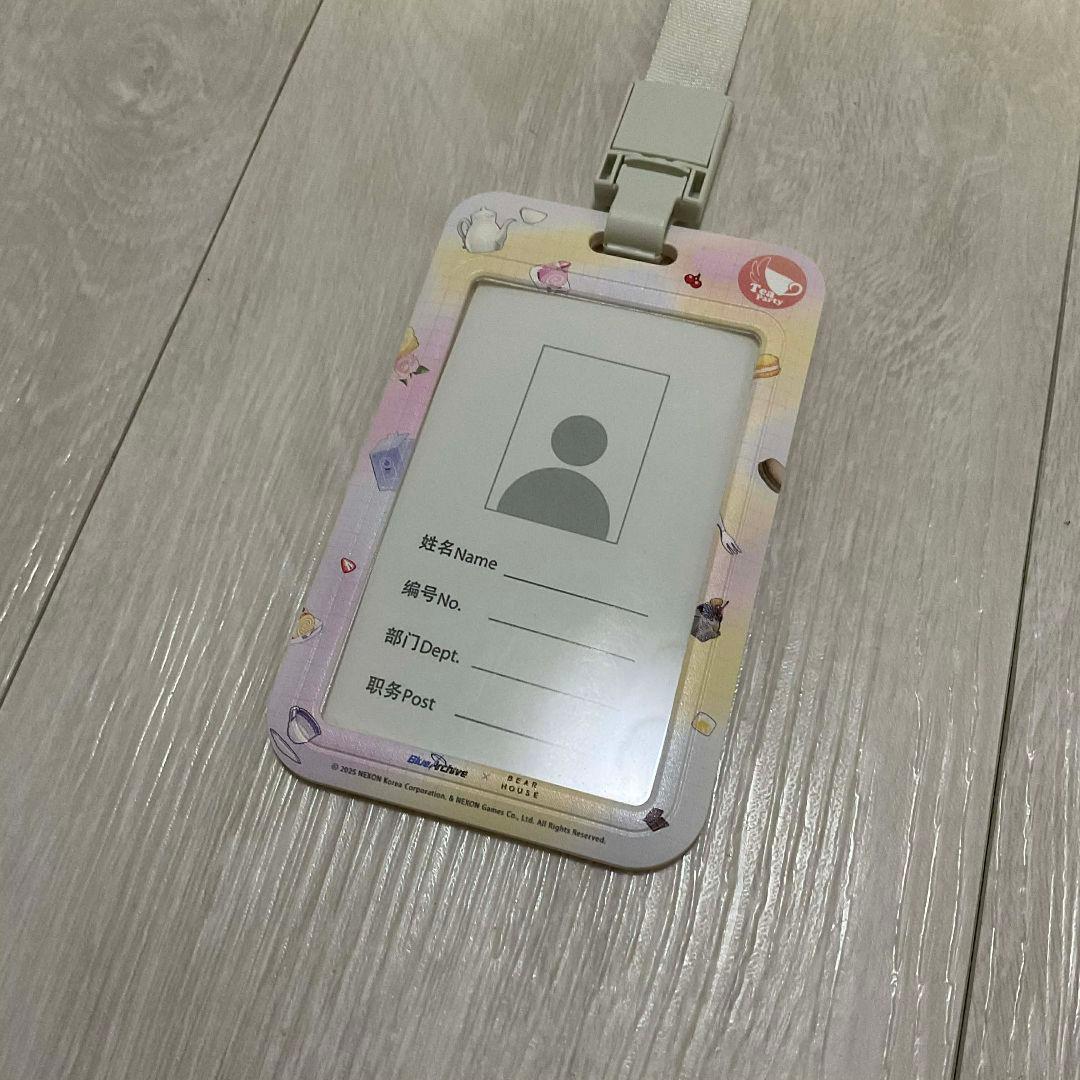 【タイ限定】　ブルーアーカイブ　コラボ　ナギサ　ミカ　セイアカードホルダー