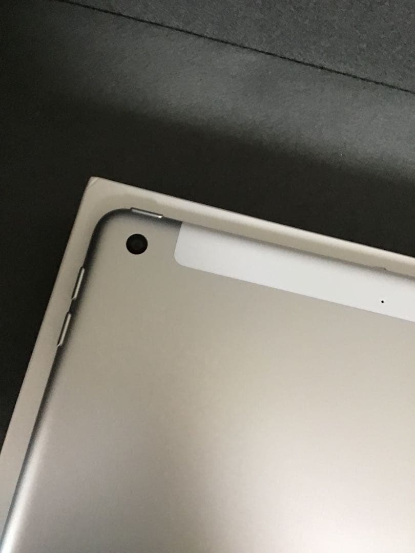 超美品　SIMフリー iPad 第9世代 64GB WiFi+cellular版