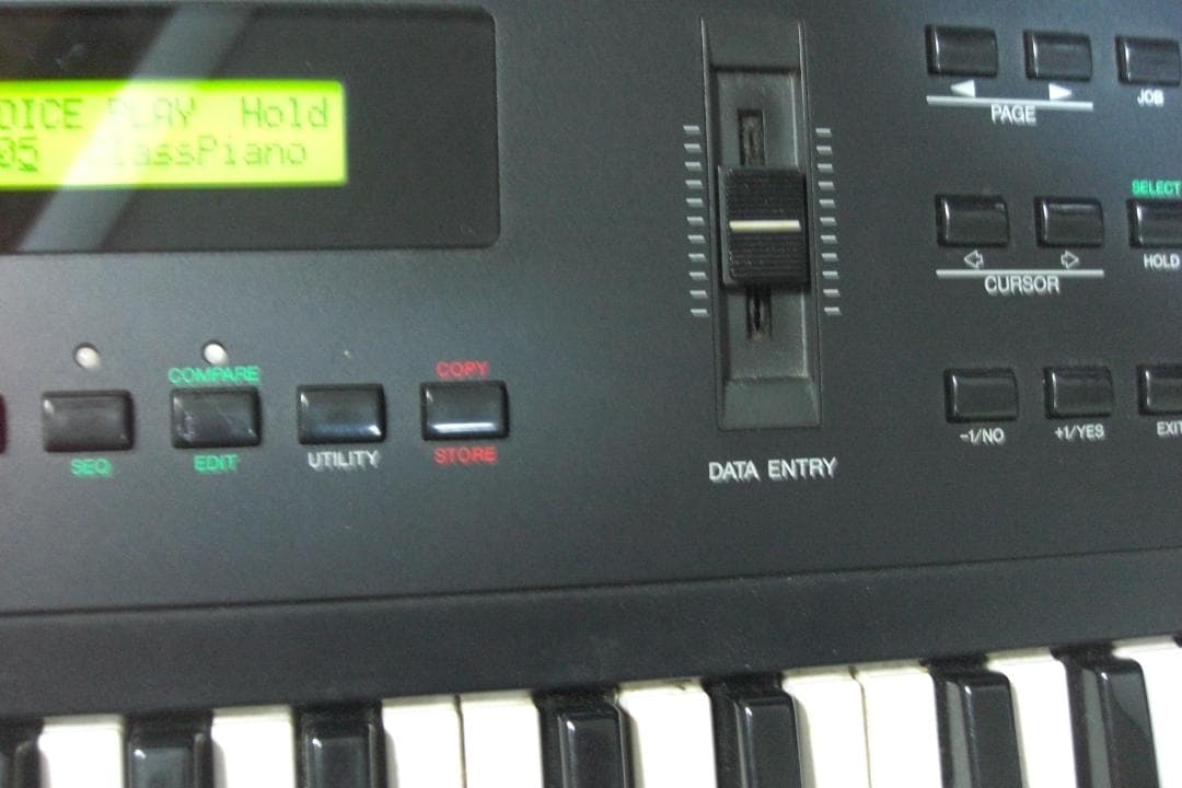 中古！ヤマハ　yamaha シンセサイザー　キーボード　SY55