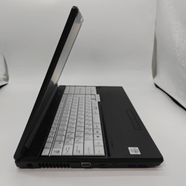 第10世代 i5 バッテリー◎ 15 富士通 8GB SSD256GB オフィス