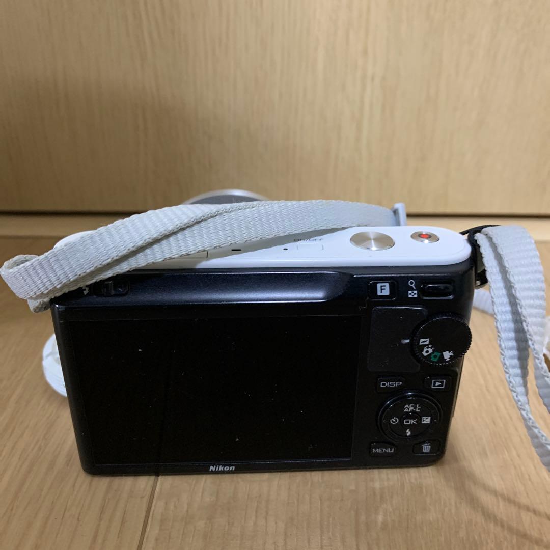 Nikon 1 J1 ホワイト ミラーレスカメラ
