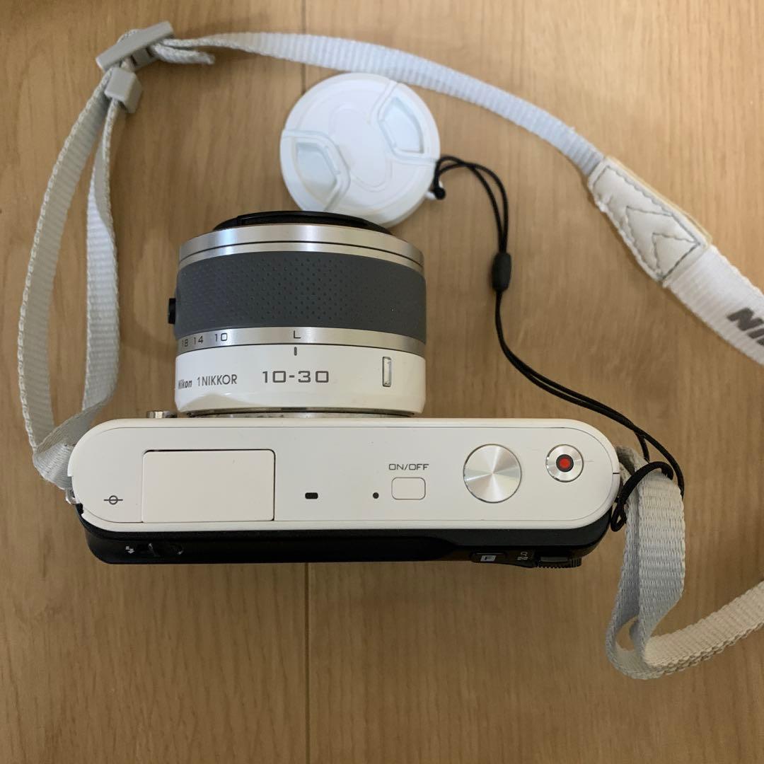 Nikon 1 J1 ホワイト ミラーレスカメラ