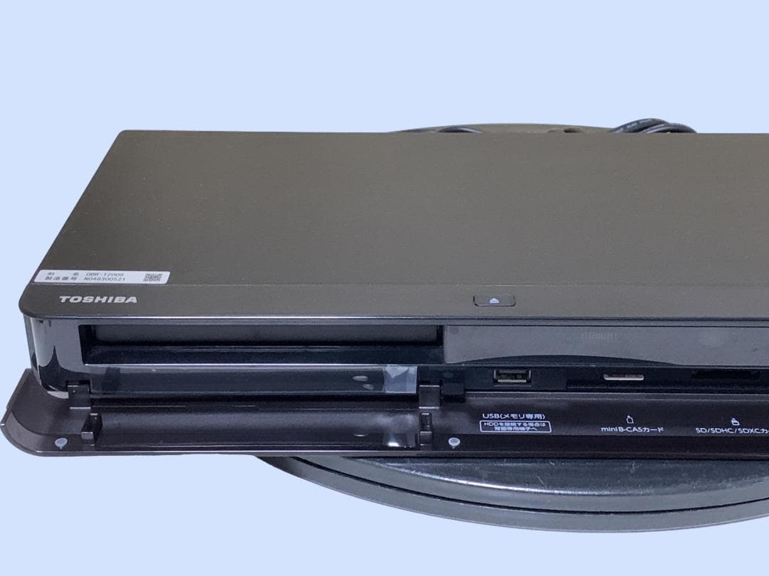 M8324 東芝 REGZA ブルーレイレコーダー DBR-T2008