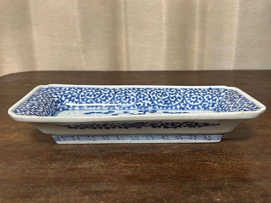 古伊万里　染付　蛸唐草松梅文長皿　江戸中期　❷ (キズ、スレ有)